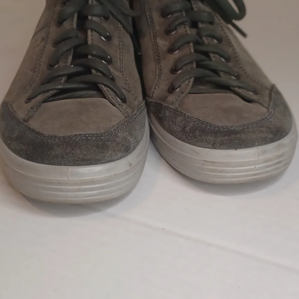 Ecco Leather Casual Sneakers Men's Size 9/9.5 Gray Low Top‎ Shoes Suede